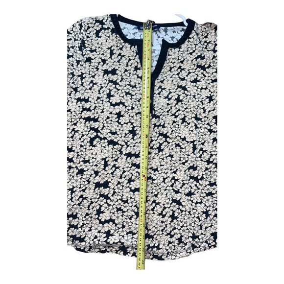 Jones New York Signature Petite PM Cotton Black Cream flowers Neck Line MINT - Picture 5 of 6